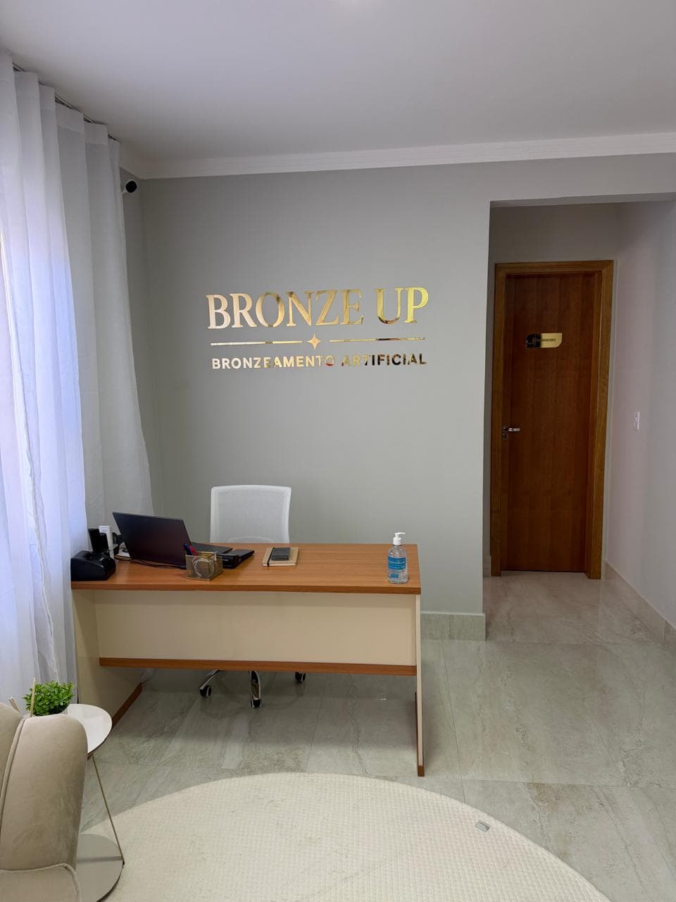 Recepção da clínica Bronze Up